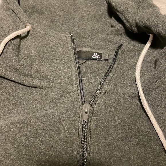 *SOLD ELSEWHERE* Ampersand Ave single hood half zip - heart elbows! - Picture 2 of 4
